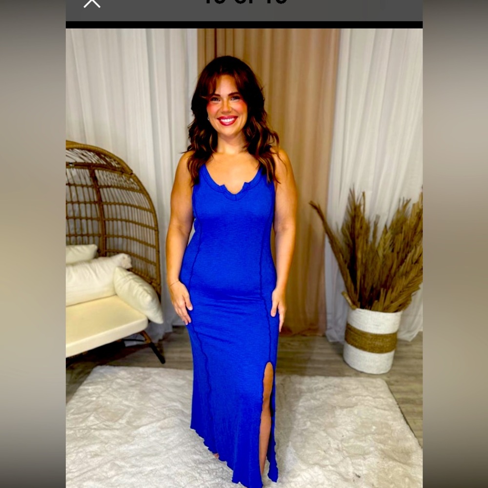 Woman’s brand new 2X long dress with a slit up the left side of the leg